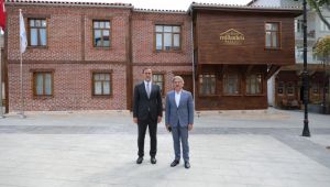 Başkan Yılmaz, kültür bakan yardımcısı Ahmet Misbah Demircan'ı ağırladı